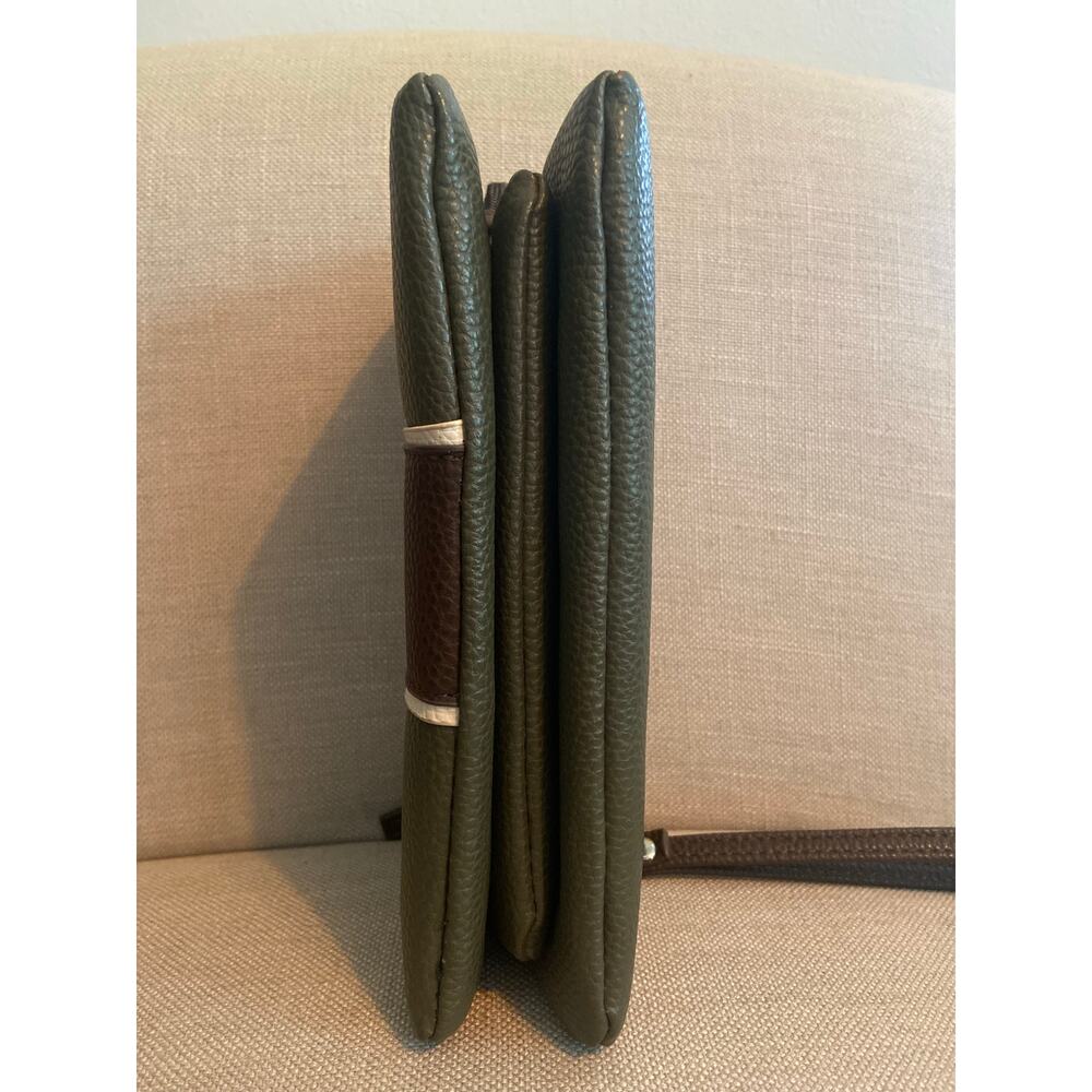 Stone Mountain pebbled leather large multi compartment wristlet in olive/brown - Picture 6 of 14